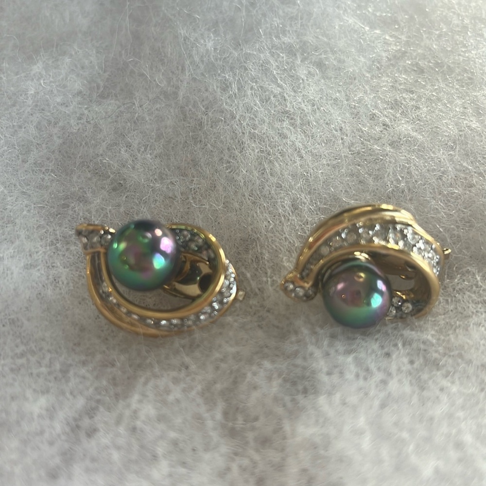 Elegant Gold and Purple Pearl Earrings